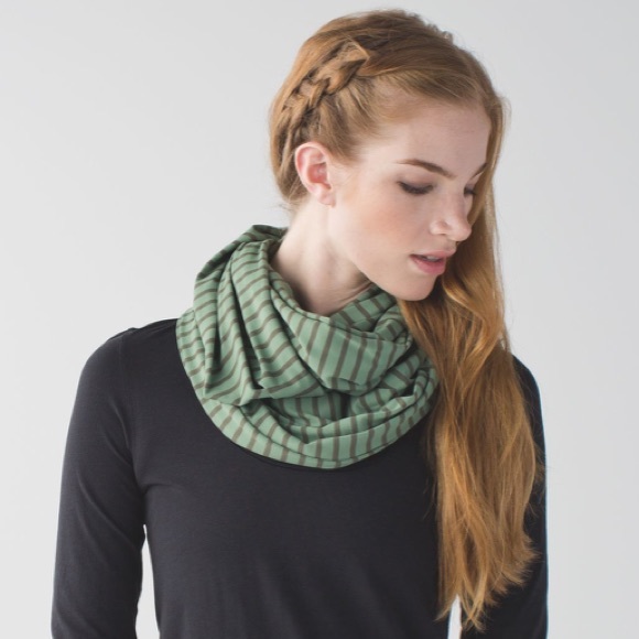 Lululemon Vinyasa Scarf *Rulu Deenie Stripe Desert Olive Fatigue Green - Picture 1 of 6